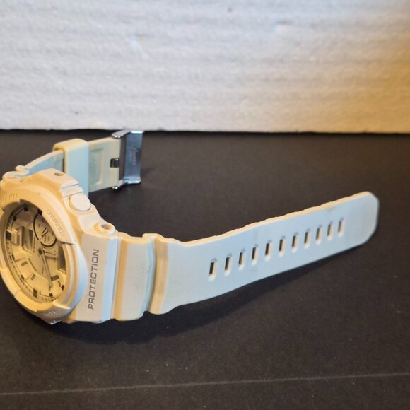 Casio G Shock Matte finish White digital and analog - Picture 5 of 12